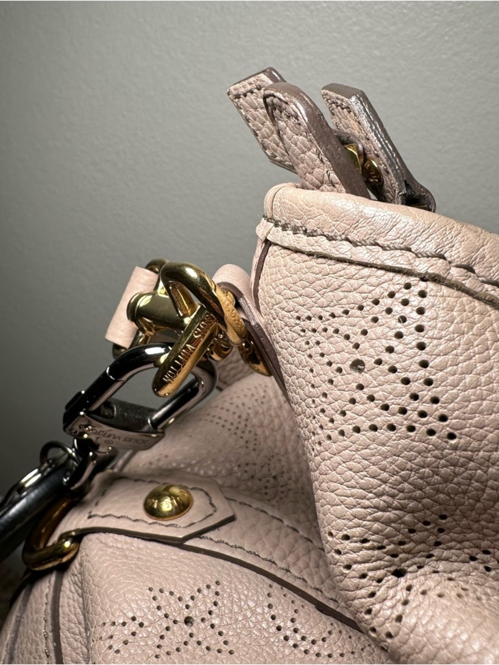 Louis Vuitton Mahina Leather Perforated Hobo Shoulder Bag - Picture 8 of 16